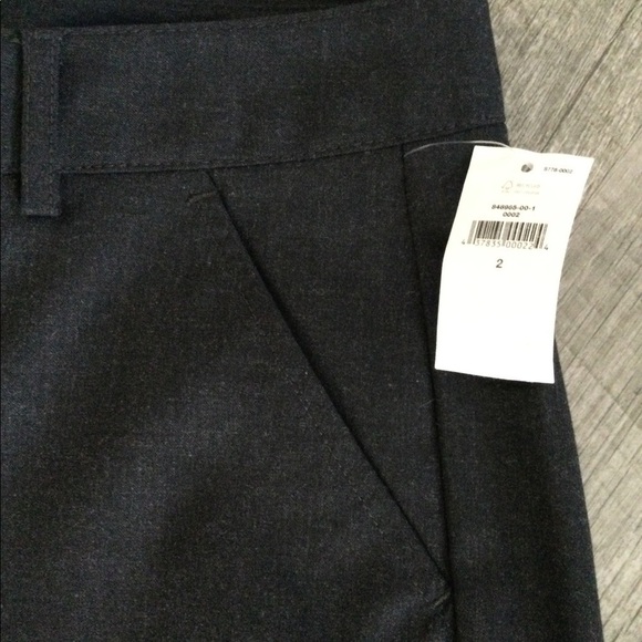 Women's Gap 2 XS Shorts Chino Khakis Bermuda Black Stretch Spandex NWT - Picture 7 of 8
